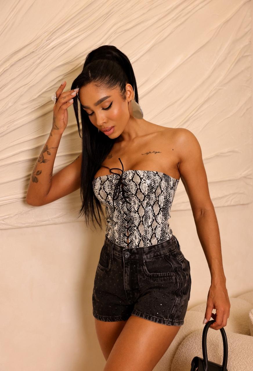 Shorte Recorte Lateral